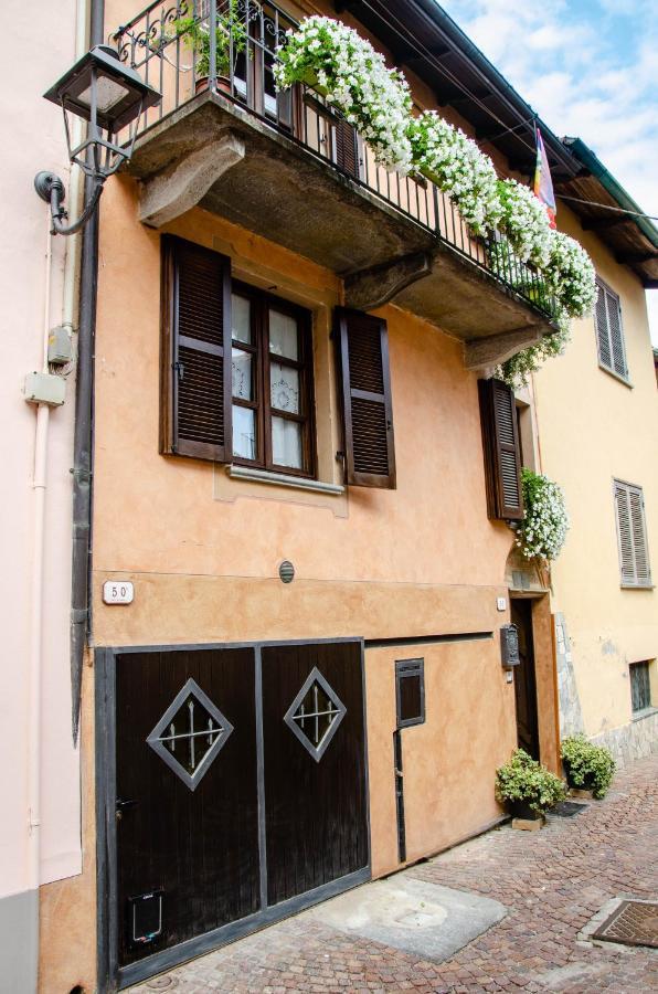 Holiday House Antica Dimora Soggiorni In Langa Centro Storico 라모라 외부 사진
