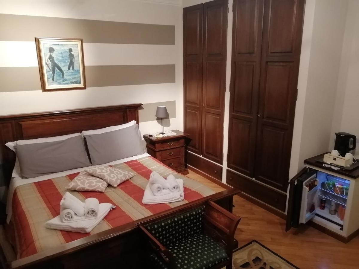 Holiday House Antica Dimora Soggiorni In Langa Centro Storico 라모라 외부 사진