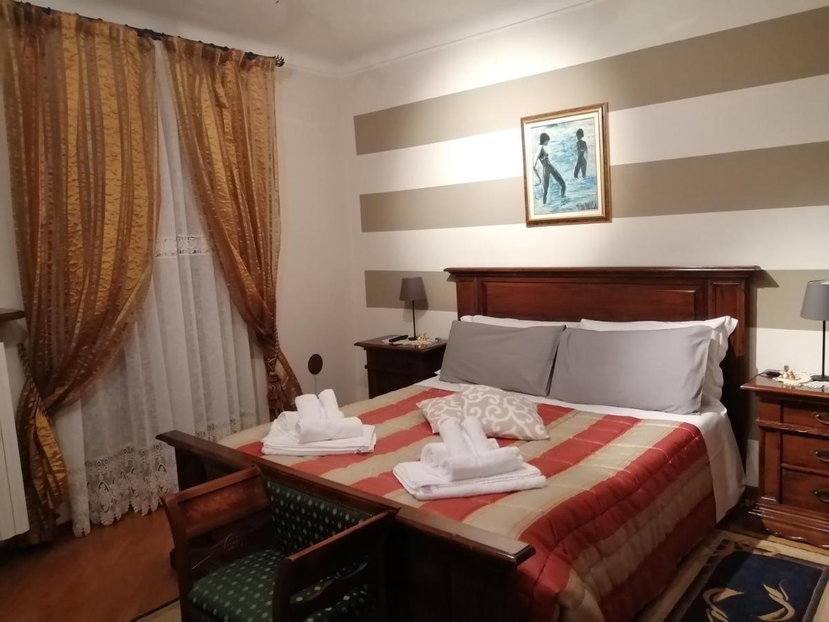 Holiday House Antica Dimora Soggiorni In Langa Centro Storico 라모라 외부 사진
