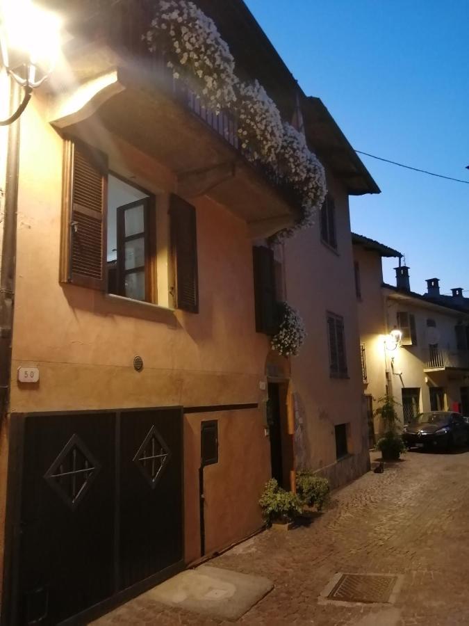 Holiday House Antica Dimora Soggiorni In Langa Centro Storico 라모라 외부 사진