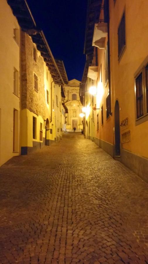 Holiday House Antica Dimora Soggiorni In Langa Centro Storico 라모라 외부 사진
