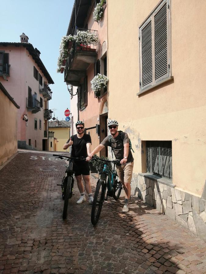 Holiday House Antica Dimora Soggiorni In Langa Centro Storico 라모라 외부 사진